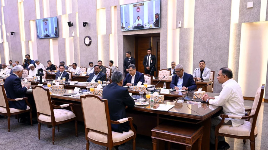 সেহরি, ইফতার ও তারাবির সময় নিরবচ্ছিন্ন বিদ্যুৎ রাখার নির্দেশ দিলেন প্রধানমন্ত্রী তারেক রহমান