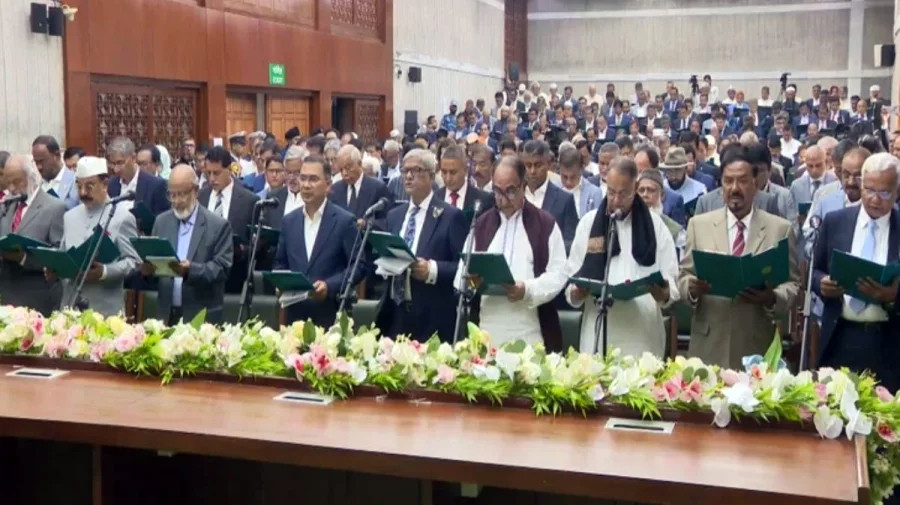 শপথ নিলেন বিএনপির নবনির্বাচিত সংসদ সদস্যরা
